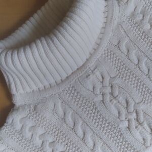 Cream‎ Fisherman Cable Knit  Fall Winter Soft Chunky Turtleneck Sweater Medium